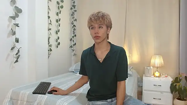 Tommyfoxboy online show from January 29, 2025, 1:07 pm