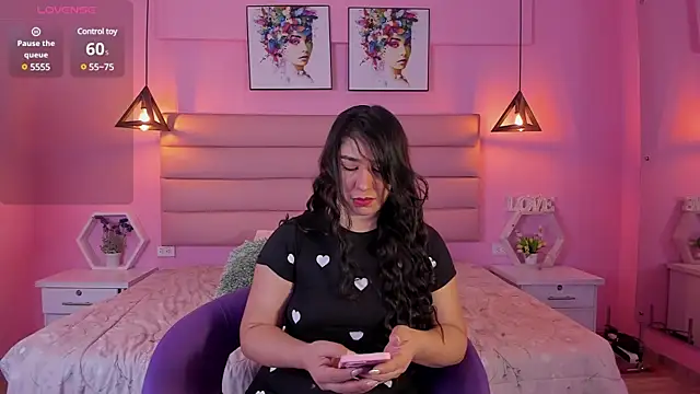 Snapshot of Katta_Gil chatting on February 25, 2025, 12:45 pm Katta Gil online show from February 25, 2025, 12:45 pm