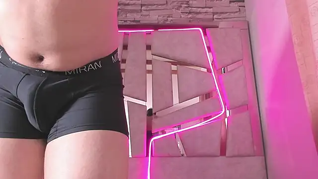 Snapshot of mia_and_austin chatting on October 24, 2025, 9:11 pm mia and austin online show from October 24, 2025, 9:11 pm