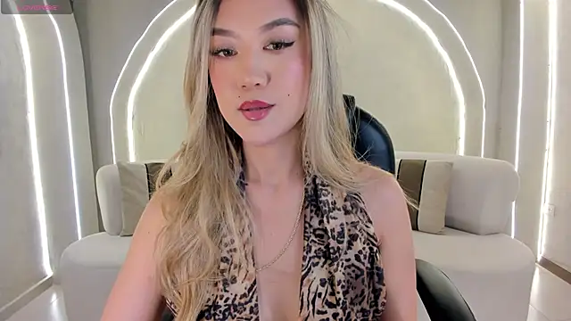 RebeccaHudson online show from May 12, 2026, 7:44 pm