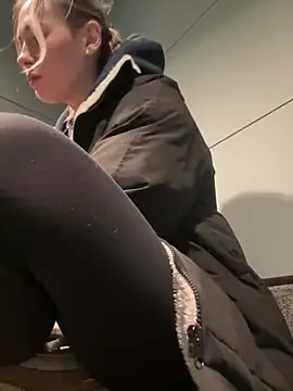 M1ssyk1ssy online show from January 9, 2025, 5:00 pm