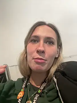 M1ssyk1ssy online show from January 13, 2025, 4:41 pm