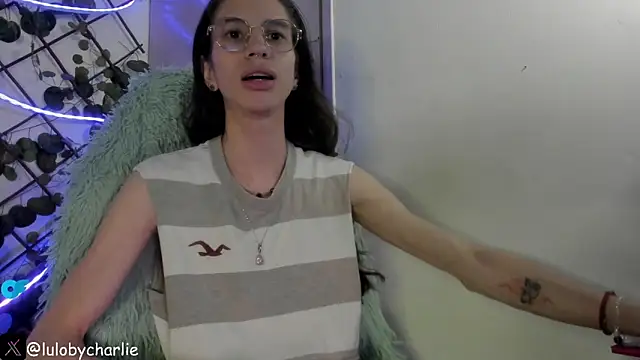 vodkadelulo online show from March 19, 2026, 5:22 am