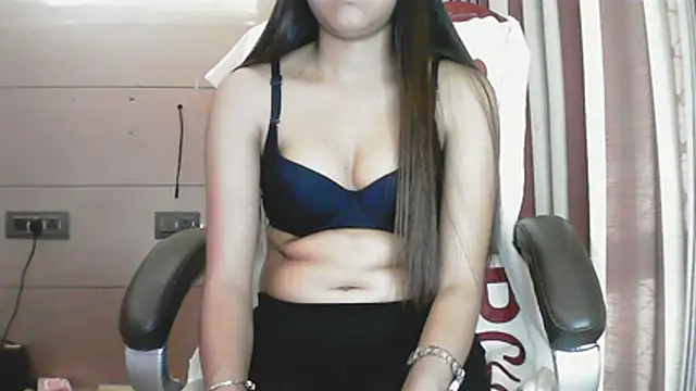 collage hoty online show from January 12, 2026, 3:23 am