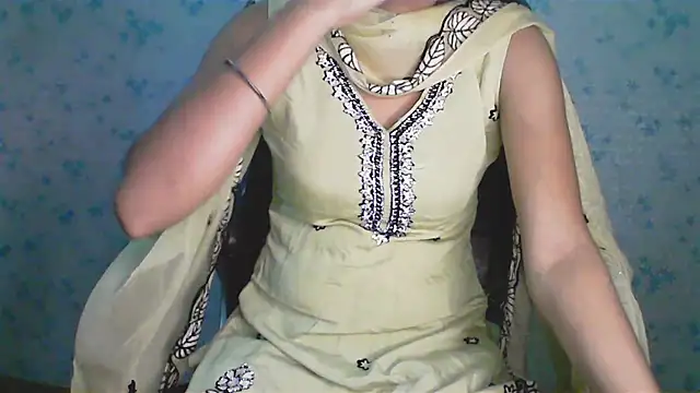 Snapshot of collage_hoty chatting on June 21, 2026, 4:15 am collage hoty online show from June 21, 2026, 4:15 am