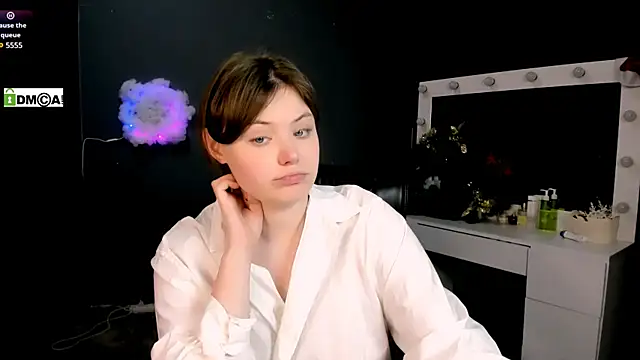 nikole kitt online show from February 11, 2025, 1:41 am
