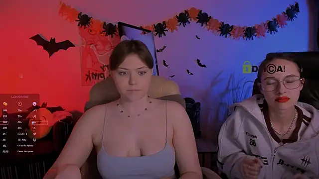 nikole kitt online show from November 3, 2025, 7:59 pm