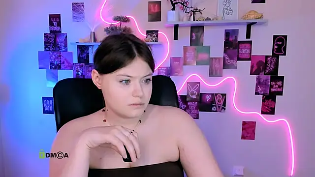 nikole kitt online show from May 21, 2026, 6:59 pm