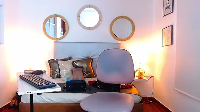 zoe hecate sexx online show from April 7, 2026, 10:42 pm