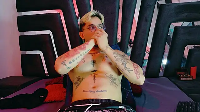 AliceandMax online show from April 10, 2026, 2:11 pm