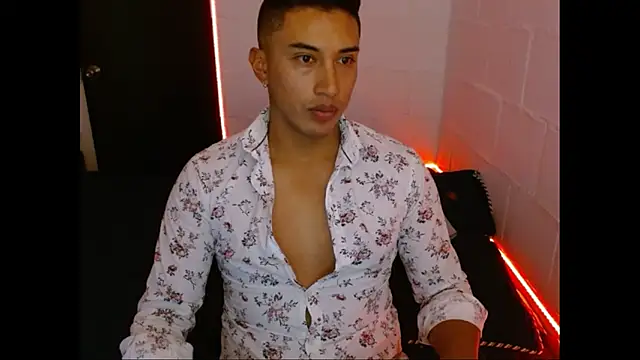 Snapshot of Davixx258 chatting on February 21, 2025, 8:38 pm Davixx258 online show from February 21, 2025, 8:38 pm