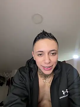 Snapshot of _PhillipBrown chatting on December 1, 2024, 10:21 pm PhillipBrown online show from December 1, 2024, 10:21 pm