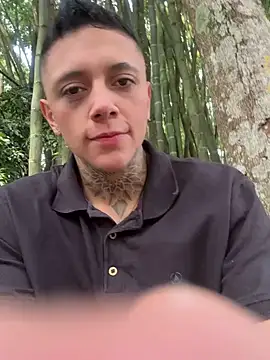 Snapshot of _PhillipBrown chatting on December 13, 2024, 1:22 pm PhillipBrown online show from December 13, 2024, 1:22 pm