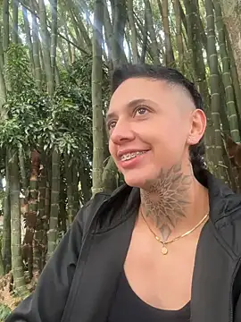 Snapshot of _PhillipBrown chatting on December 14, 2024, 12:55 pm PhillipBrown online show from December 14, 2024, 12:55 pm