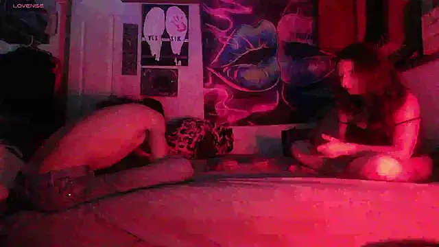 NovaLove2002 online show from November 13, 2025, 5:39 am