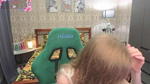 Lill Mary online show from March 13, 2026, 1:45 am