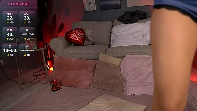 BetsyGonzale online show from February 12, 2025, 4:23 am