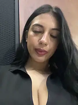 BetsyGonzale online show from March 1, 2025, 10:24 am