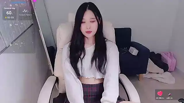 who Lilly online show from October 16, 2025, 2:07 pm