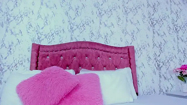 Mia Malkovaa  online show from January 14, 2026, 4:23 pm