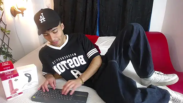 dylan fun18 online show from February 6, 2025, 6:24 pm