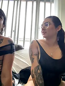 camianddanna online show from December 2, 2025, 2:23 pm