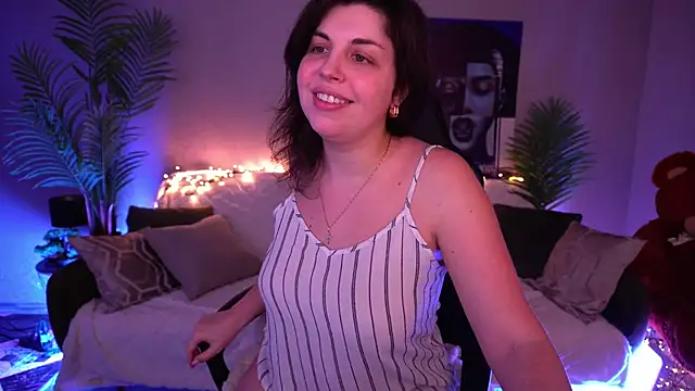 MirandaWong online show from April 3, 2026, 5:38 am