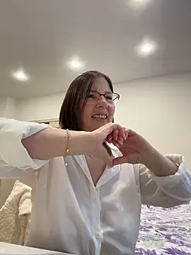 B Bonya m online show from November 17, 2025, 4:18 am