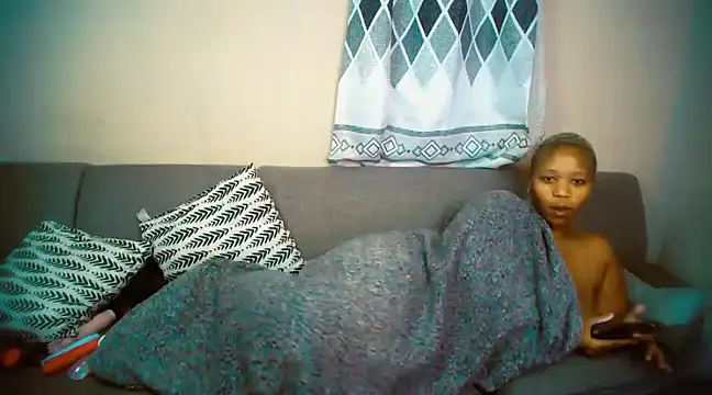 Snapshot of GoldenPussyXOXO chatting on December 22, 2024, 1:55 am GoldenPussyXOXO online show from December 22, 2024, 1:55 am