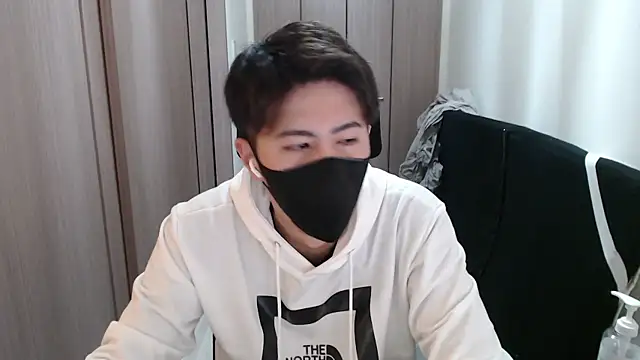 Snapshot of ryota_kkk chatting on December 6, 2024, 3:44 pm ryota kkk online show from December 6, 2024, 3:44 pm