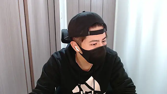 Snapshot of ryota_kkk chatting on December 29, 2024, 12:55 pm ryota kkk online show from December 29, 2024, 12:55 pm