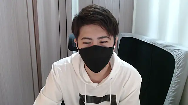 Snapshot of ryota_kkk chatting on January 8, 2025, 10:48 am ryota kkk online show from January 8, 2025, 10:48 am