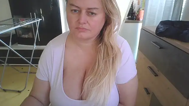 Meliss Official9 online show from March 5, 2025, 6:33 am