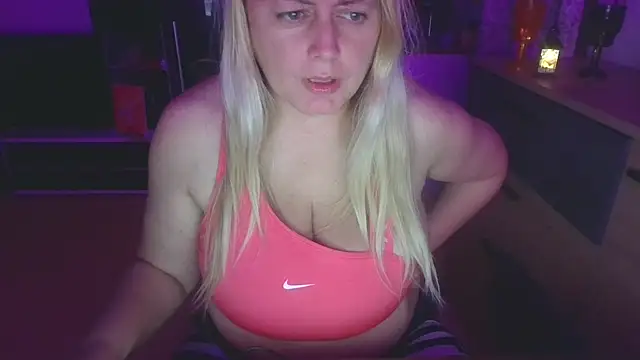 Meliss Official9 online show from September 25, 2025, 9:18 pm