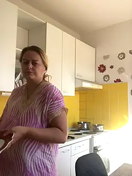 Meliss Official9 online show from October 3, 2025, 12:46 pm