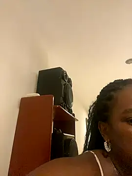 Snapshot of AkiraHomers chatting on December 4, 2024, 4:32 am AkiraHomers online show from December 4, 2024, 4:32 am