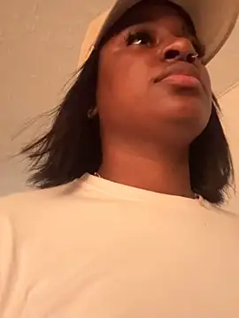 Snapshot of AkiraHomers chatting on October 1, 2025, 11:22 pm AkiraHomers online show from October 1, 2025, 11:22 pm