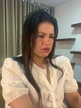 Snapshot of Alice_Biel chatting on December 26, 2024, 12:38 pm Alice Biel online show from December 26, 2024, 12:38 pm