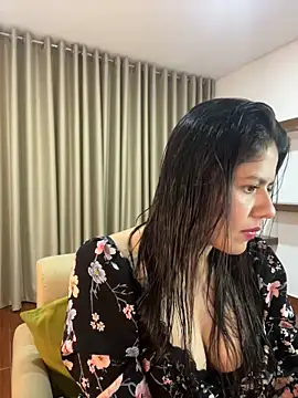 Snapshot of Alice_Biel chatting on January 12, 2025, 11:15 pm Alice Biel online show from January 12, 2025, 11:15 pm