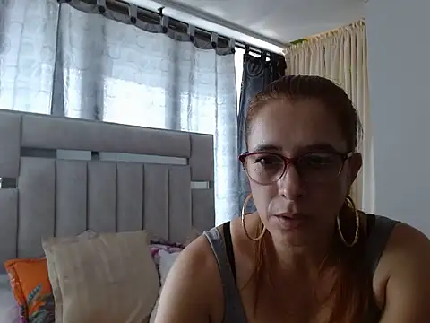 karlabarrera online show from May 28, 2026, 8:28 pm