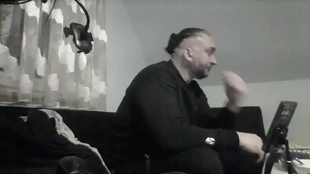 NewyorkDimi online show from November 8, 2025, 4:23 am