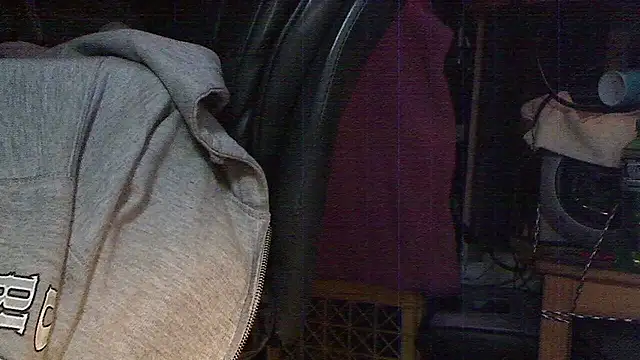 DREAMZ420 online show from December 3, 2025, 8:56 am