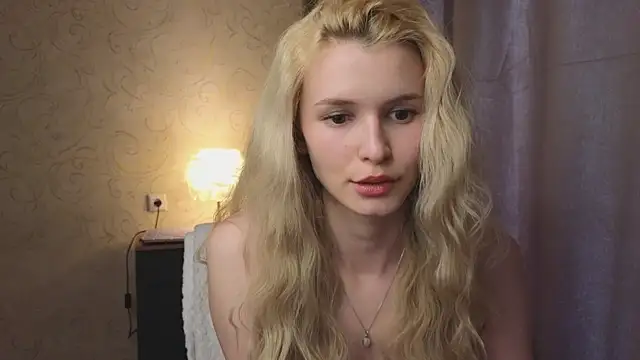Snapshot of elsa_limerence chatting on June 27, 2026, 4:23 pm elsa limerence online show from June 27, 2026, 4:23 pm
