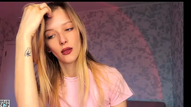 Evvie Summn1 online show from November 23, 2025, 6:46 am