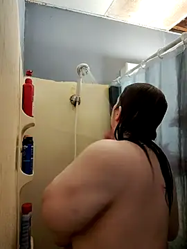 023Longandjuicy online show from November 12, 2025, 11:47 pm