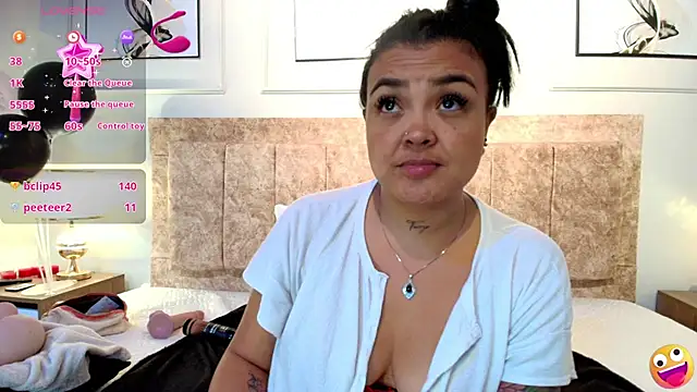 Snapshot of lyn_adamns chatting on December 4, 2024, 11:46 pm lyn adamns online show from December 4, 2024, 11:46 pm