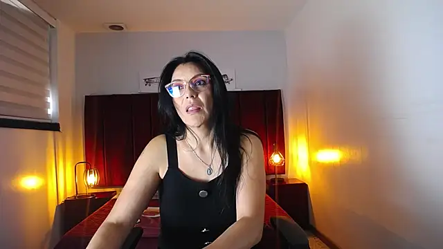 Snapshot of Zuzana21 chatting on January 27, 2025, 4:11 pm Zuzana21 online show from January 27, 2025, 4:11 pm