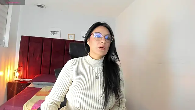 Snapshot of Zuzana21 chatting on March 10, 2025, 12:59 pm Zuzana21 online show from March 10, 2025, 12:59 pm