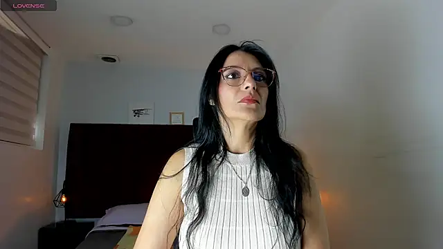 Snapshot of Zuzana21 chatting on March 18, 2025, 12:47 pm Zuzana21 online show from March 18, 2025, 12:47 pm