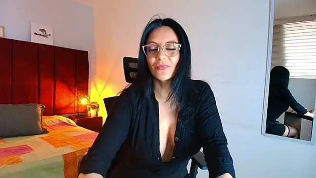 Snapshot of Zuzana21 chatting on September 24, 2025, 12:52 pm Zuzana21 online show from September 24, 2025, 12:52 pm